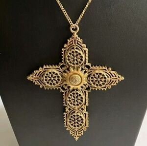 Elegant Gold Cross Pendant Necklace
